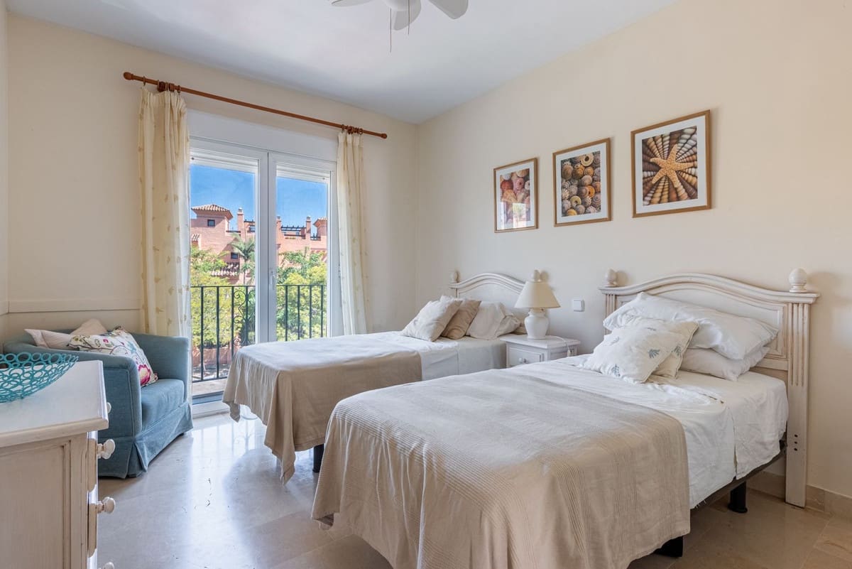 2 chambre Appartement à vendre à Estepona avec piscine - 465 000 € (Ref: 9486873)