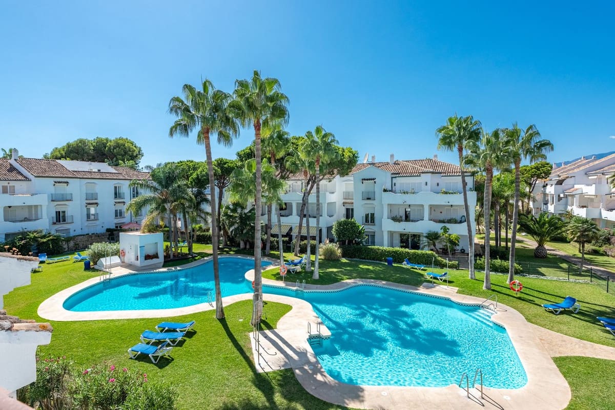 2 chambre Appartement à vendre à Estepona avec piscine - 465 000 € (Ref: 9486873)