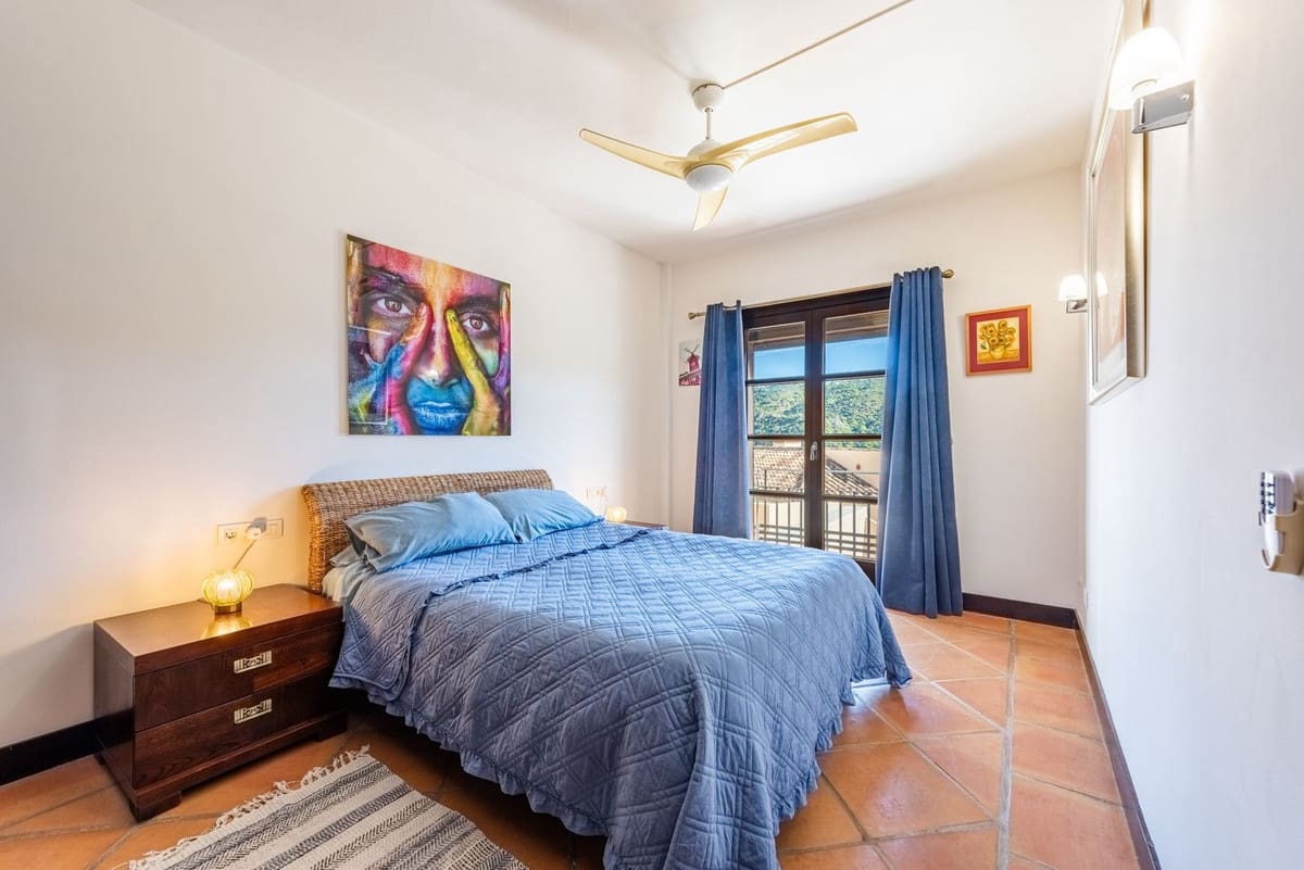 3 bedroom Townhouse for sale in Benahavis with pool garage - € 550,000 (Ref: 9486875)