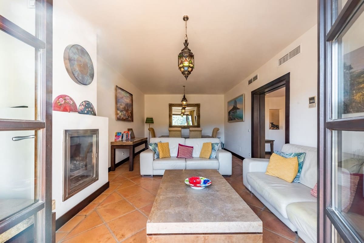 3 bedroom Townhouse for sale in Benahavis with pool garage - € 550,000 (Ref: 9486875)