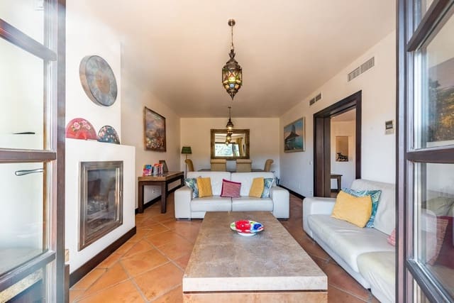 3 bedroom Townhouse for sale in Benahavís with pool garage - € 550,000 (Ref: 9486875)