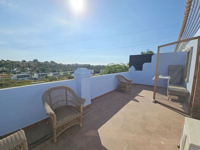 4 soveværelse Byhus til salg i El Paraiso, Estepona med swimmingpool garage - € 550.000 (Ref: 9486876)