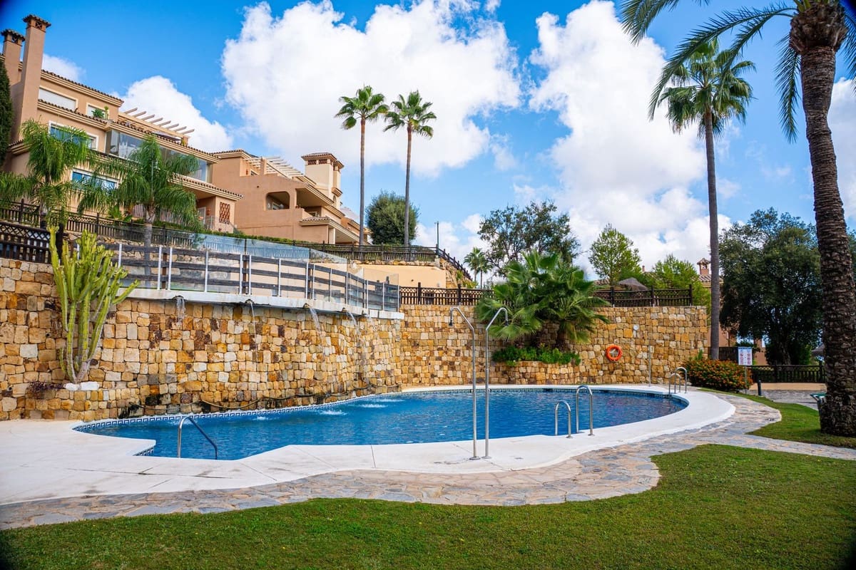 2 makuuhuone Huoneisto myytävänä paikassa La Mairena mukana uima-altaan 
autotalli - 379 000 € (Ref: 9487171)