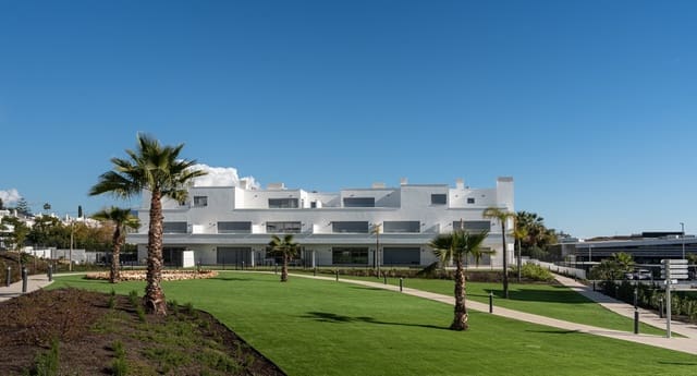 3 sovrum Takvåning till salu i Cancelada, Estepona med pool garage - 625 000 € (Ref: 9497943)