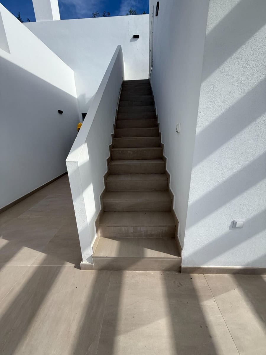 3 sovrum Takvåning till salu i Estepona med pool - 1 100 000 € (Ref: 9498012)