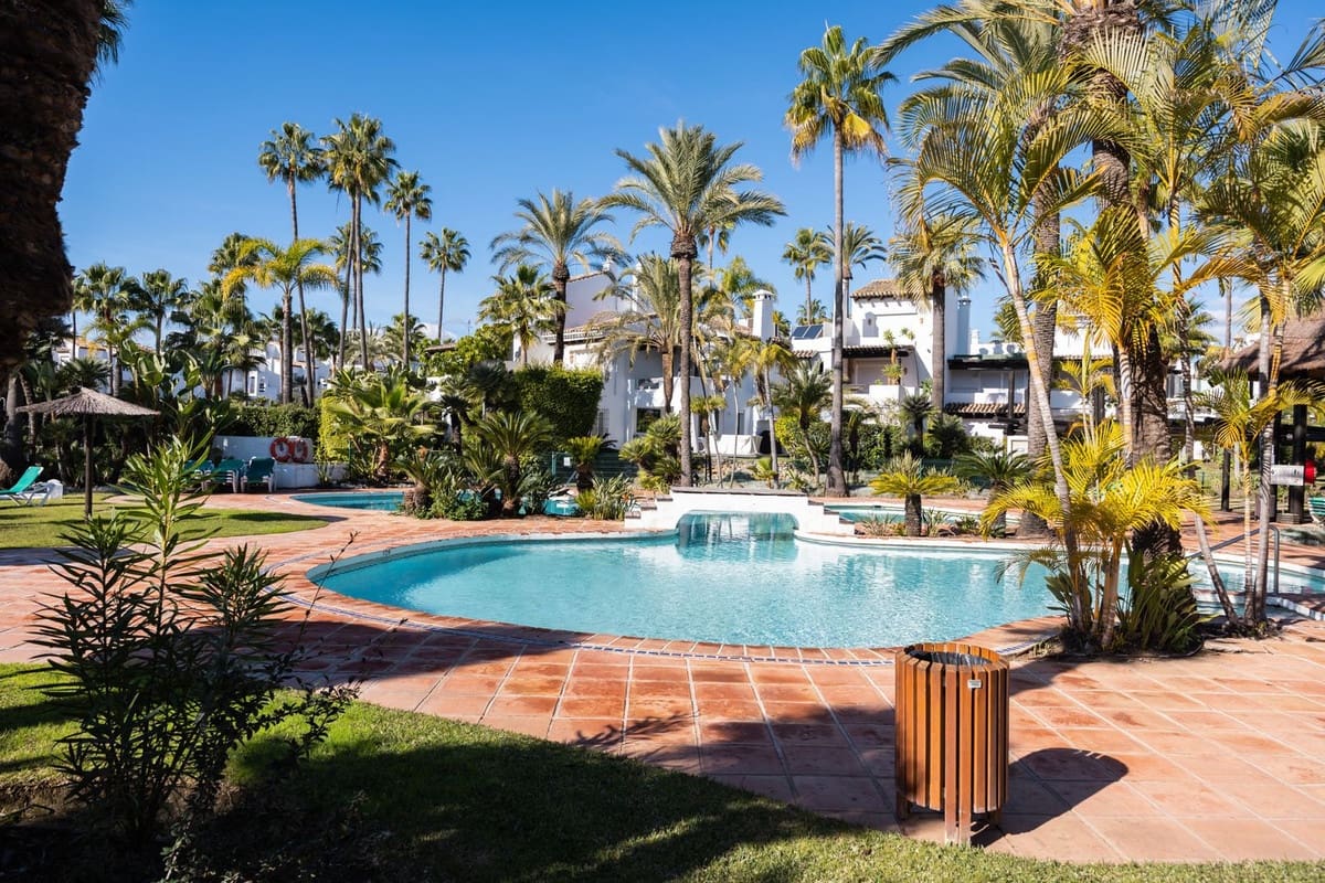 3 sovrum Hus till salu i Costalita med pool garage - 1 095 000 € (Ref: 9500276)