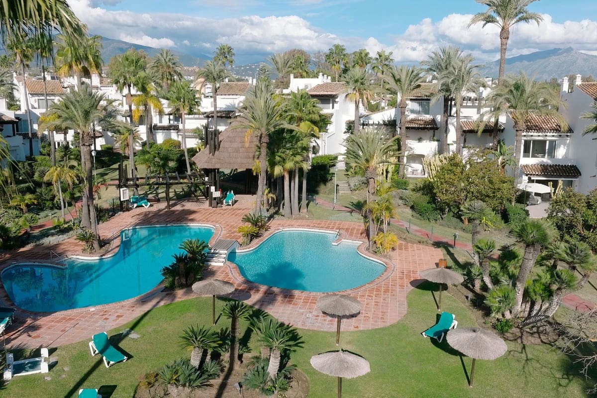 3 sovrum Hus till salu i Costalita med pool garage - 1 095 000 € (Ref: 9500276)