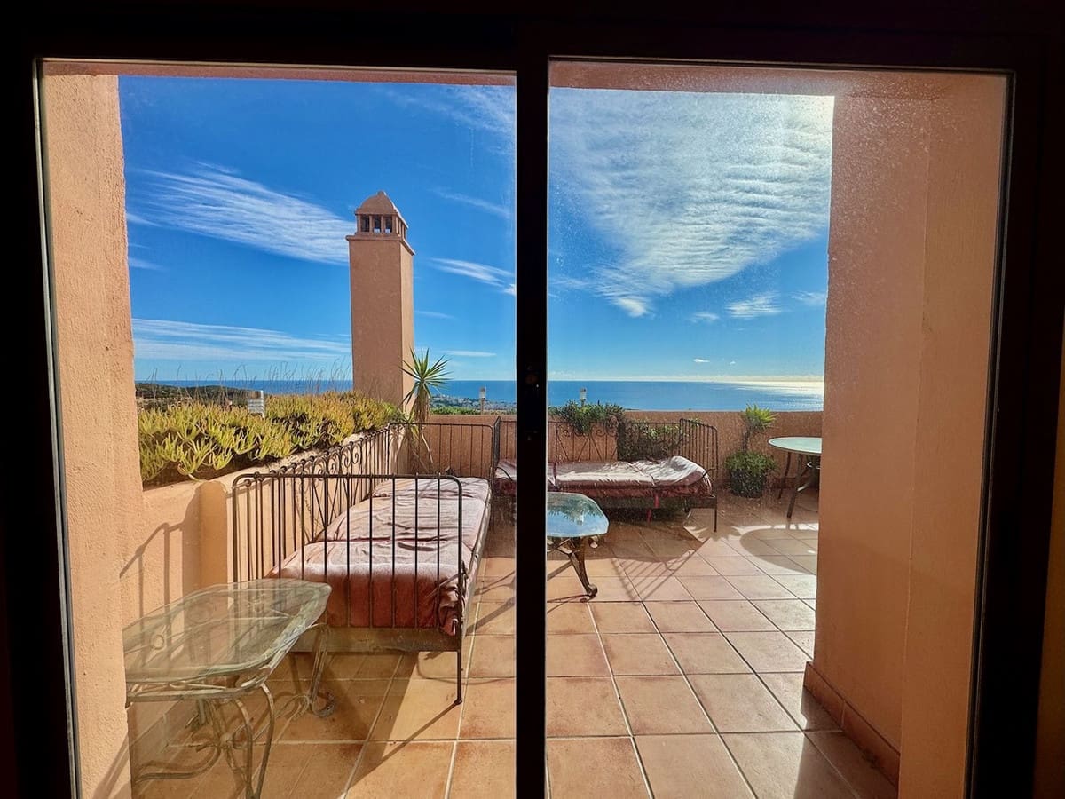 3 bedroom Penthouse for sale in Calahonda with pool garage - € 499,999 (Ref: 9500581)