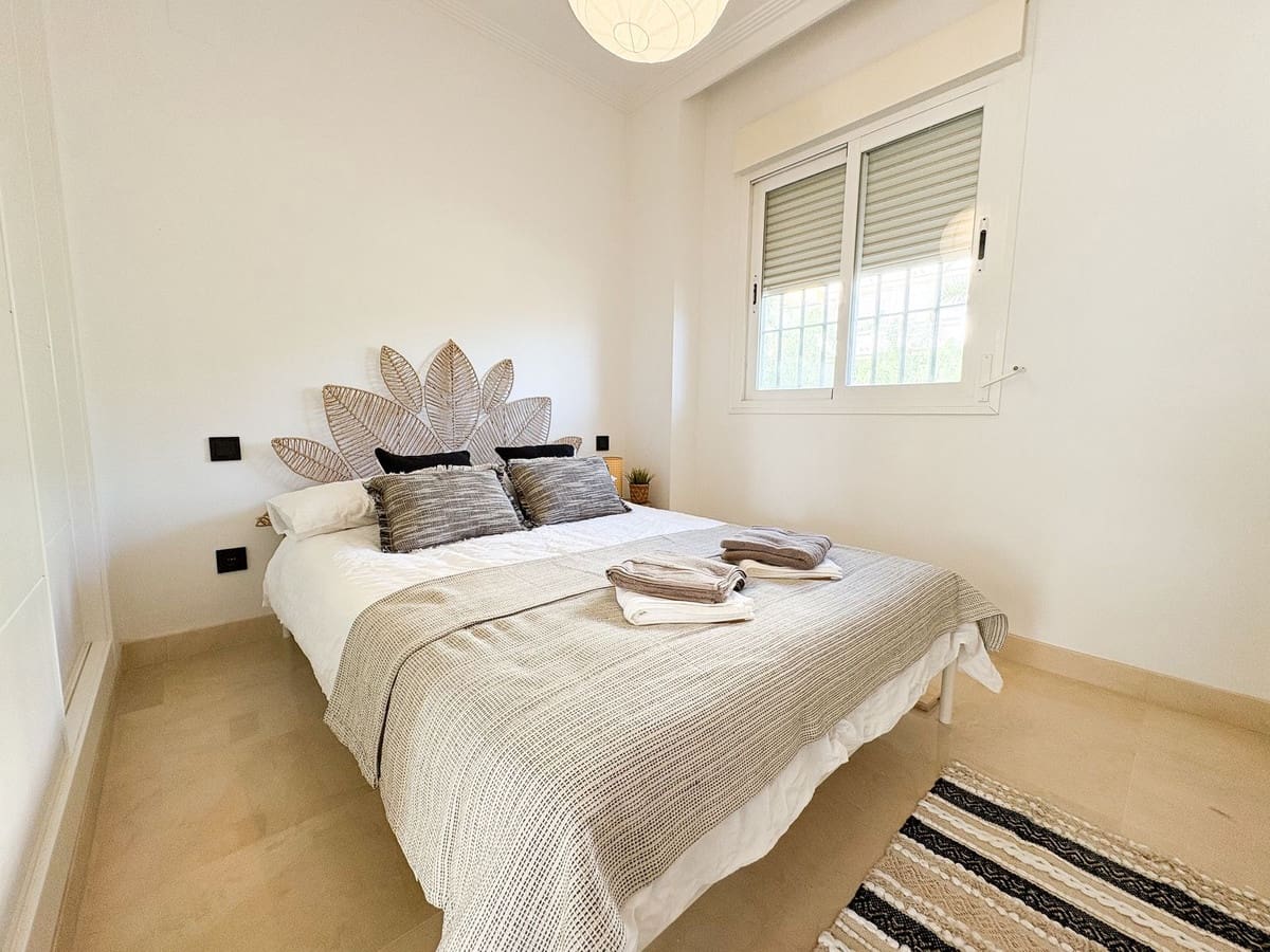 2 makuuhuone Huoneisto myytävänä paikassa La Cala de Mijas mukana uima-altaan 
autotalli - 275 000 € (Ref: 9521681)