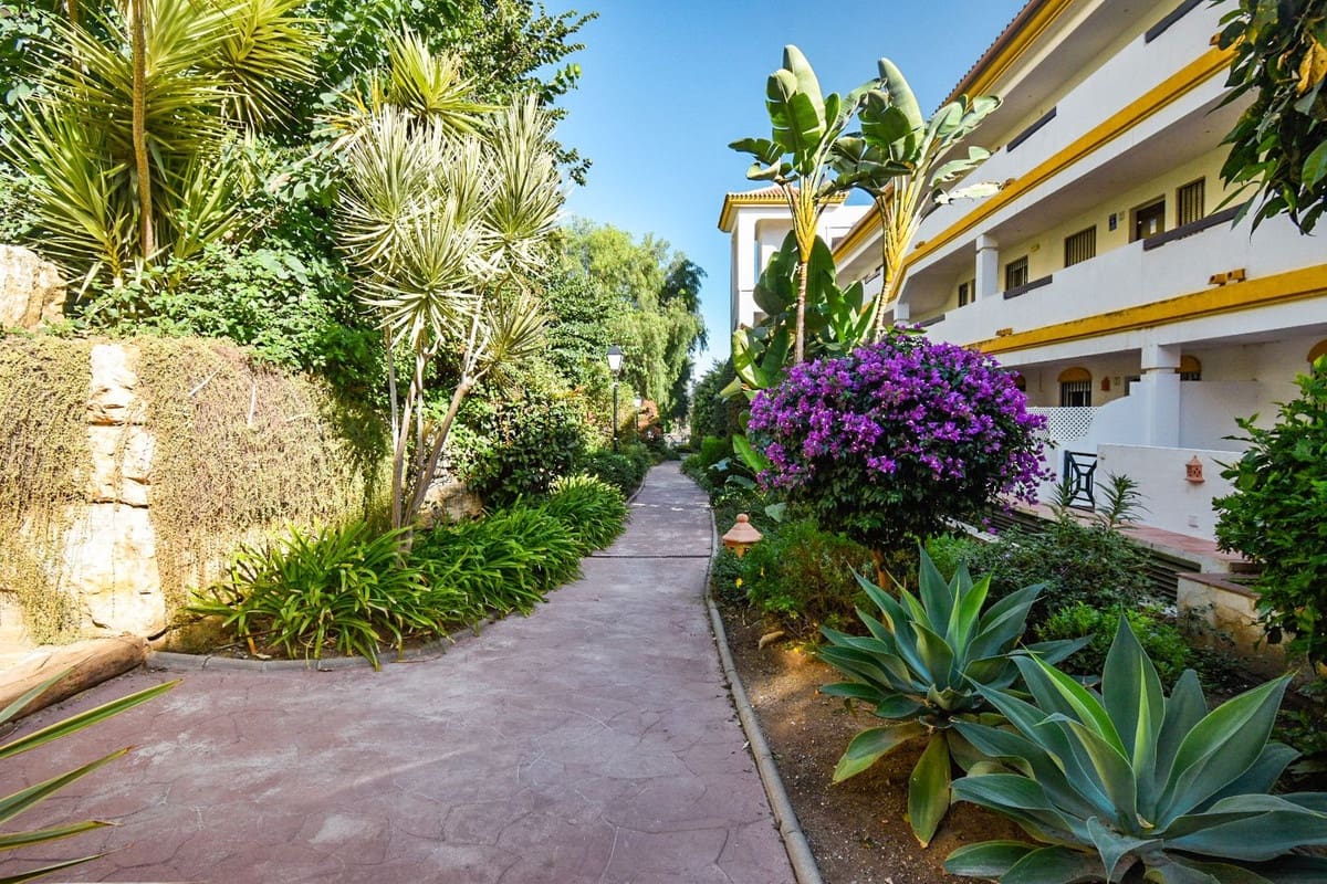 2 makuuhuone Huoneisto myytävänä paikassa La Cala de Mijas mukana uima-altaan 
autotalli - 275 000 € (Ref: 9521681)