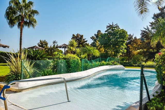 2 makuuhuone Huoneisto myytävänä paikassa La Cala de Mijas, Mijas mukana uima-altaan 
autotalli - 275 000 € (Ref: 9521681)