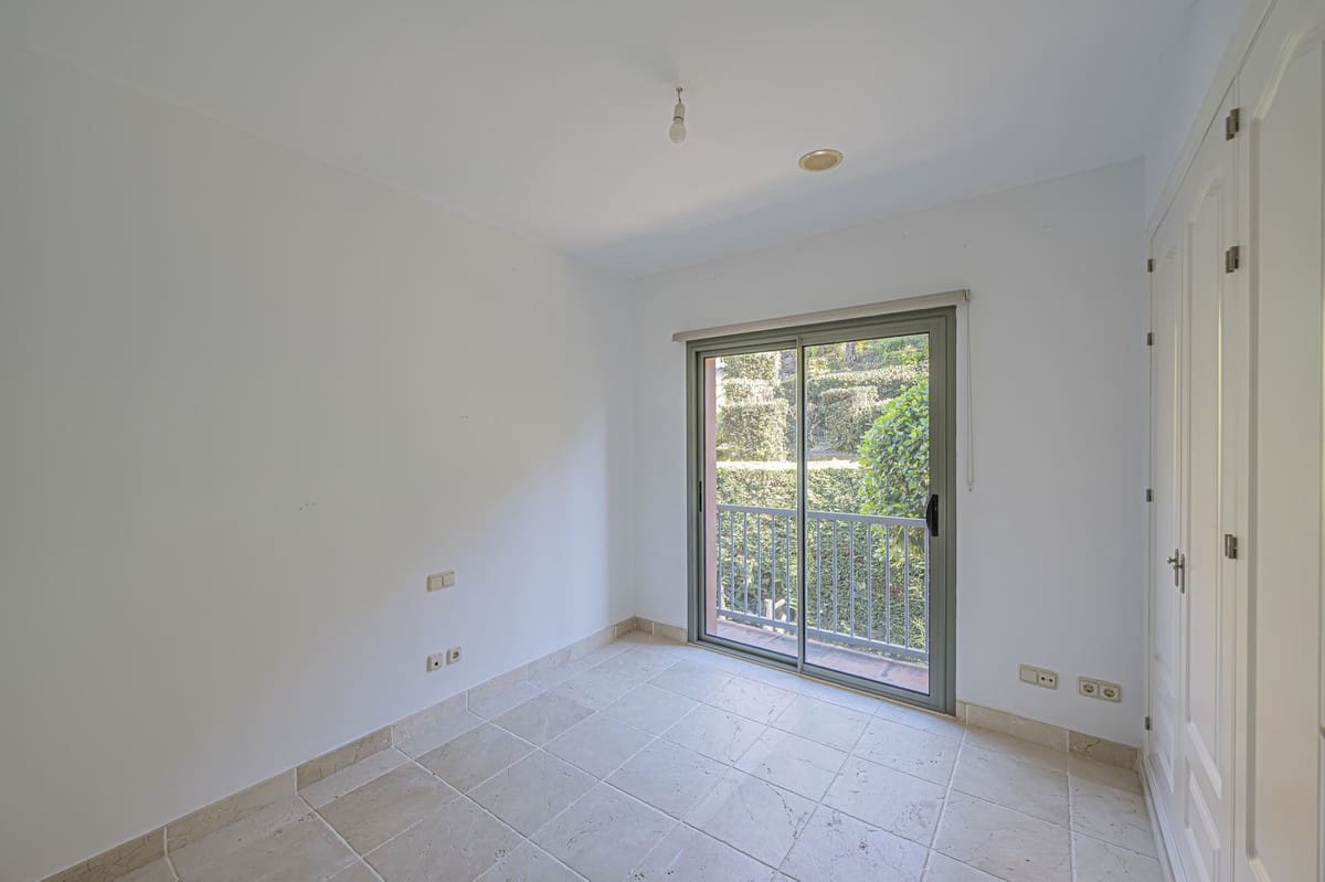 2 sypialnia Apartament na sprzedaż w Atalaya-Isdabe z basenem garażem - 420 000 € (Ref: 9522780)