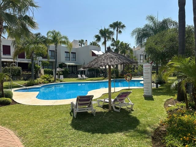 3 makuuhuone Omakotitalo myytävänä paikassa Cancelada, Estepona mukana uima-altaan 
autotalli - 485 000 € (Ref: 9523092)