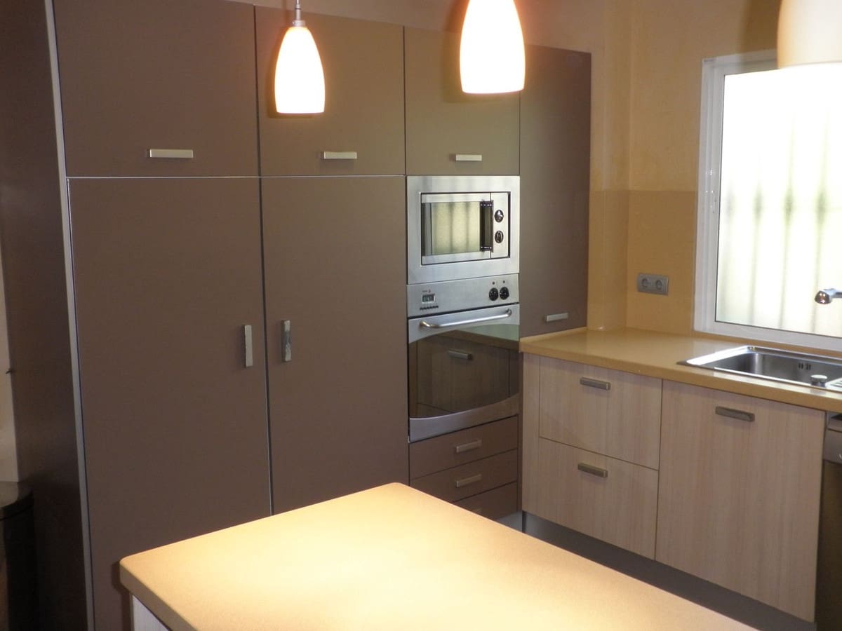 5 soverom Hus til salgs i Estepona med svømmebasseng garasje - € 435 000 (Ref: 9523093)