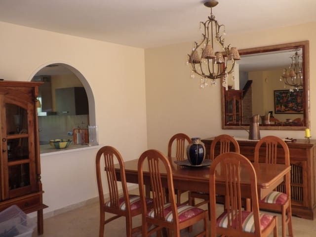 5 soverom Hus til salgs i Estepona med svømmebasseng garasje - € 435 000 (Ref: 9523093)