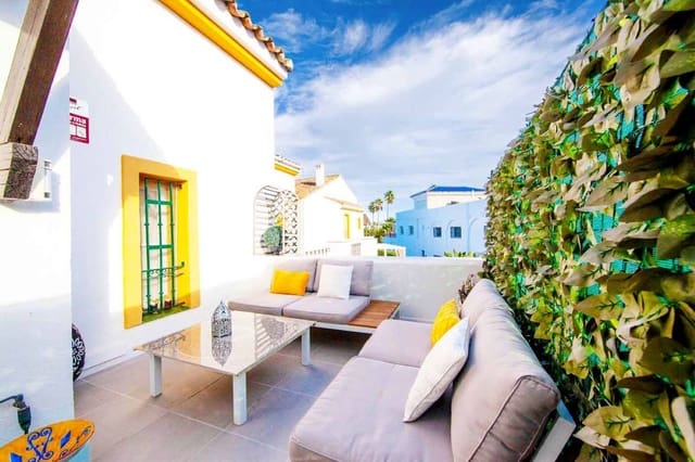 4 bedroom Townhouse for sale in Estepona with pool garage - € 530,000 (Ref: 9524985)