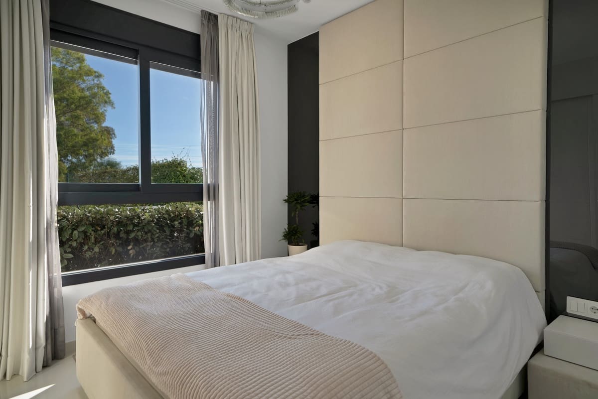 3 bedroom Apartment for sale in Estepona with pool - € 895,000 (Ref: 9525525)