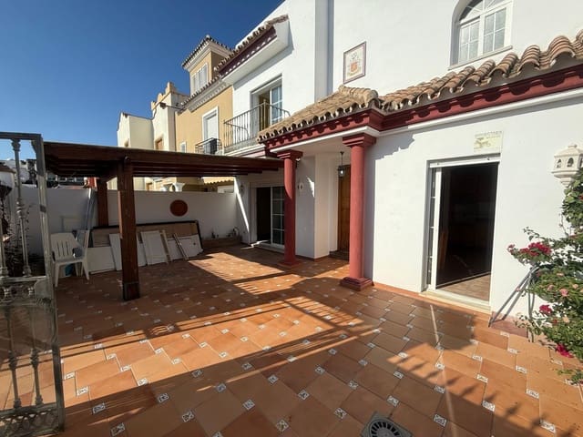 4 chambre Maison de Ville à vendre à Cancelada, Estepona avec piscine garage - 459 900 € (Ref: 9525528)