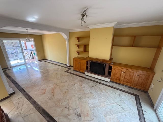 4 chambre Maison de Ville à vendre à Cancelada, Estepona avec piscine garage - 459 900 € (Ref: 9525528)