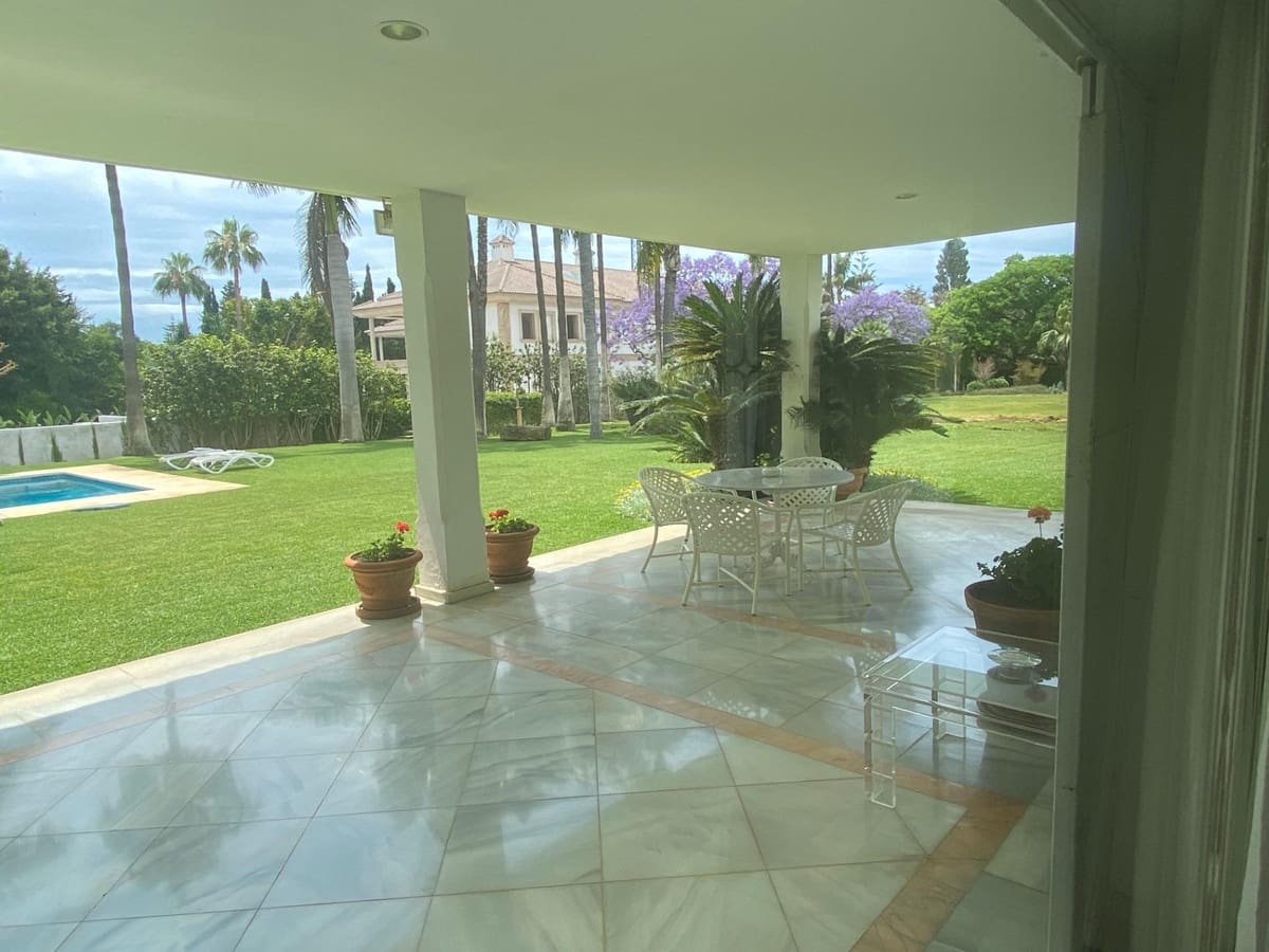 8 soveværelse Villa til salg i Guadalmina med swimmingpool - € 6.000.000 (Ref: 9525731)