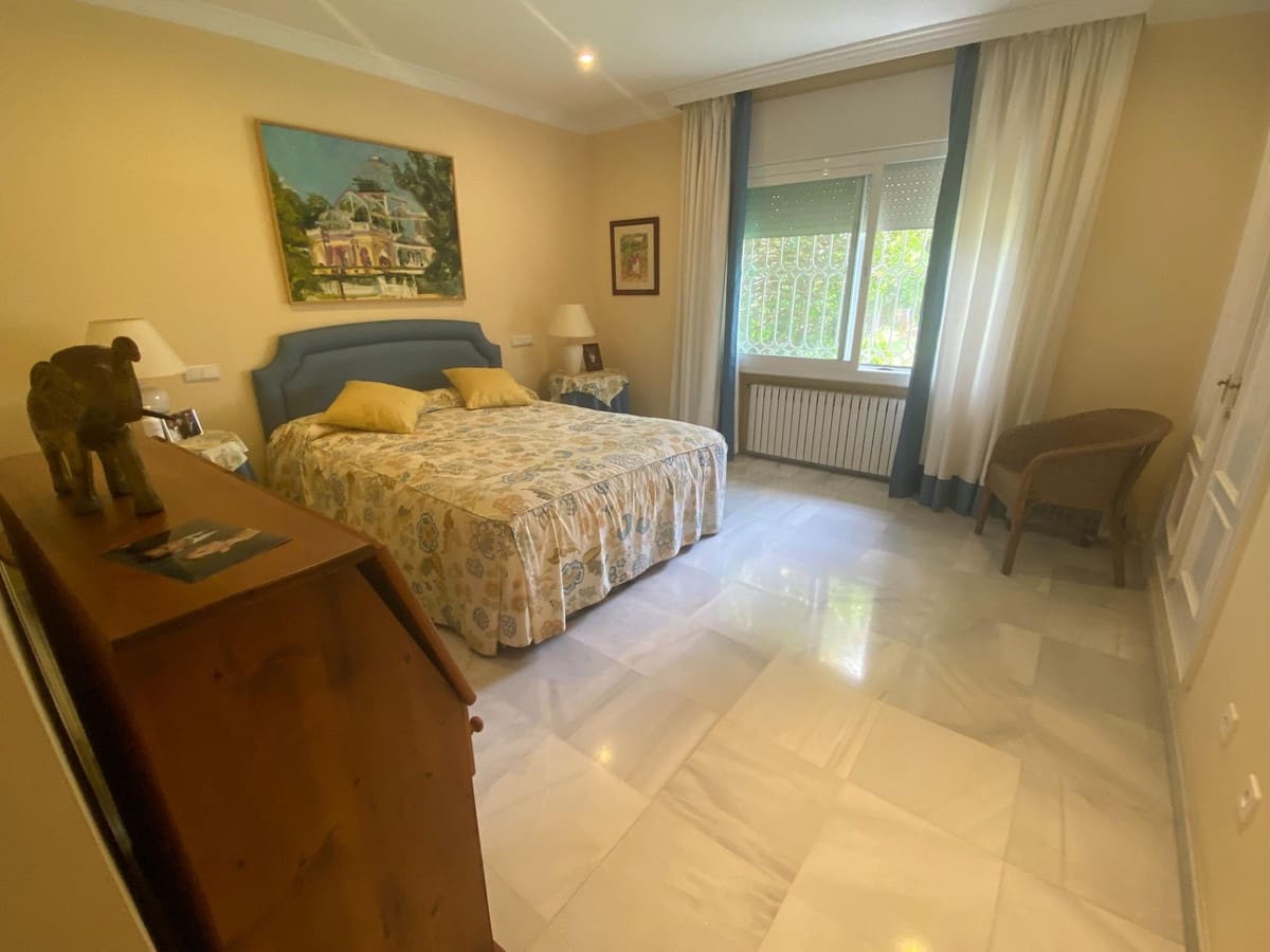 8 soveværelse Villa til salg i Guadalmina med swimmingpool - € 6.000.000 (Ref: 9525731)