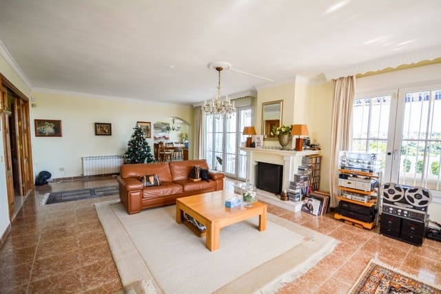 8 soveværelse Villa til salg i Estepona med swimmingpool garage - € 2.100.000 (Ref: 9525732)