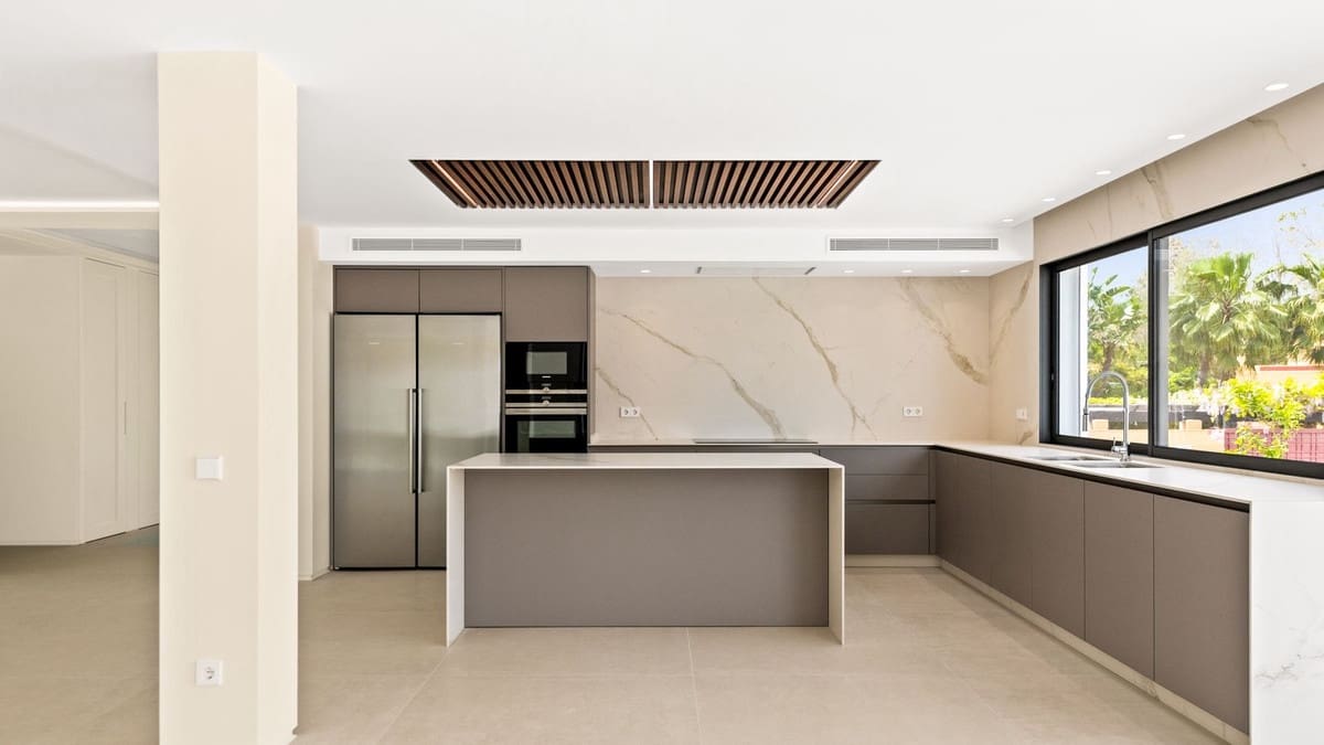 6 chambre Villa/Maison à vendre à Guadalmina avec piscine garage - 3 250 000 € (Ref: 9528705)