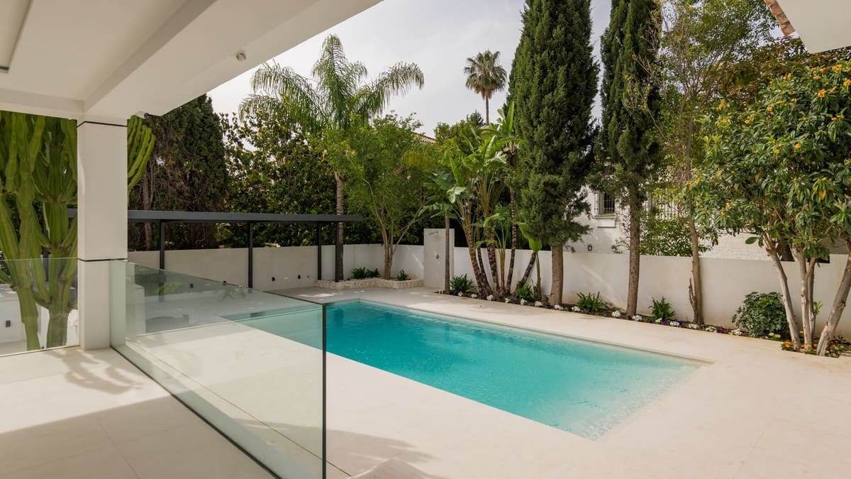 6 chambre Villa/Maison à vendre à Guadalmina avec piscine garage - 3 250 000 € (Ref: 9528705)