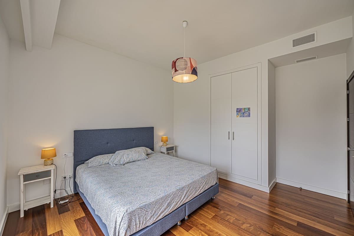 4 soverom Villa til salgs i El Paraiso med svømmebasseng garasje - € 2 480 000 (Ref: 9528706)