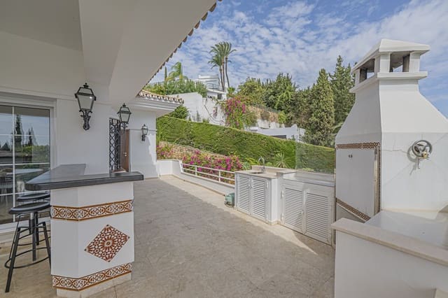 4 soverom Villa til salgs i El Paraiso, Estepona med svømmebasseng garasje - € 2 480 000 (Ref: 9528706)