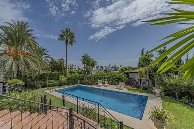 4 soverom Villa til salgs i El Paraiso, Estepona med svømmebasseng garasje - € 2 480 000 (Ref: 9528706)