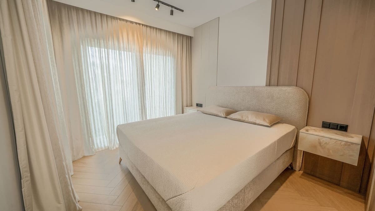 2 bedroom Apartment for sale in Estepona with pool garage - € 825,000 (Ref: 9528707)