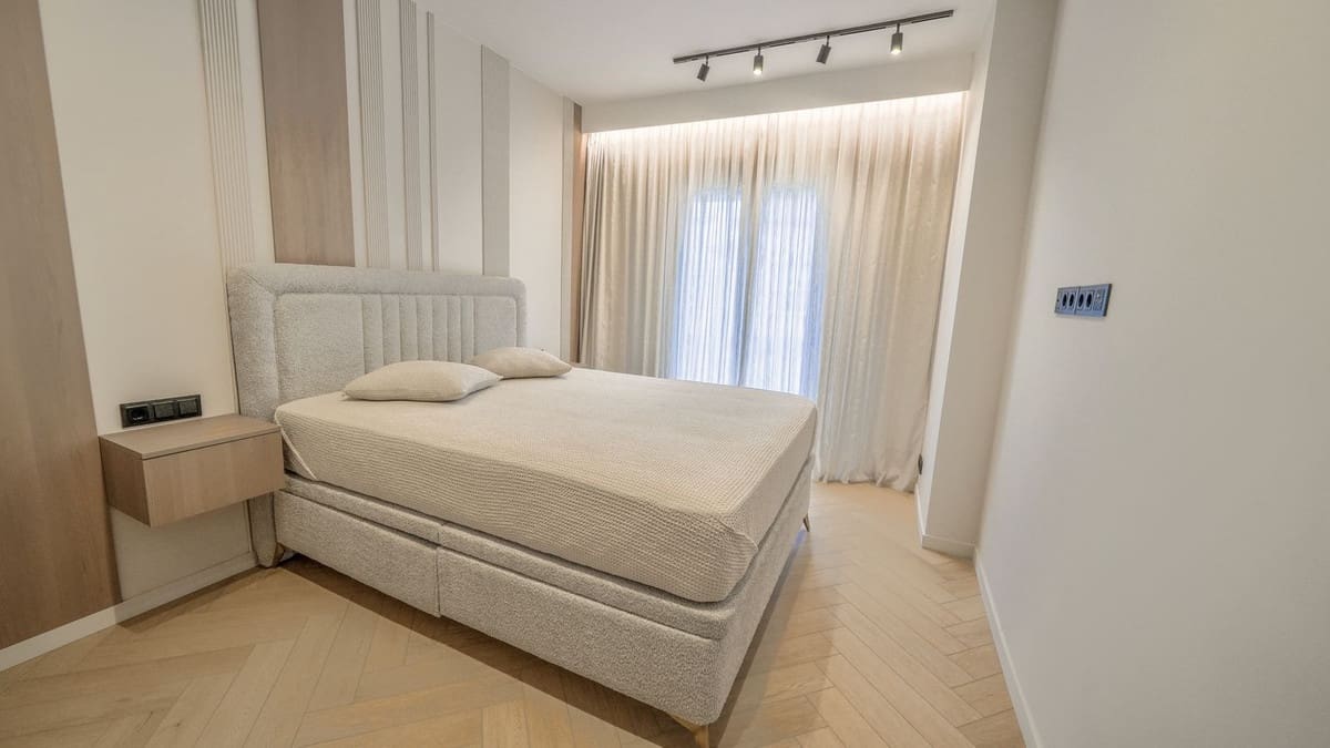 2 bedroom Apartment for sale in Estepona with pool garage - € 825,000 (Ref: 9528707)