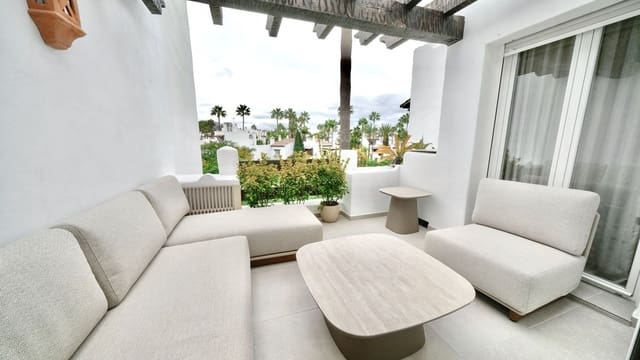 2 bedroom Apartment for sale in Estepona with pool garage - € 825,000 (Ref: 9528707)
