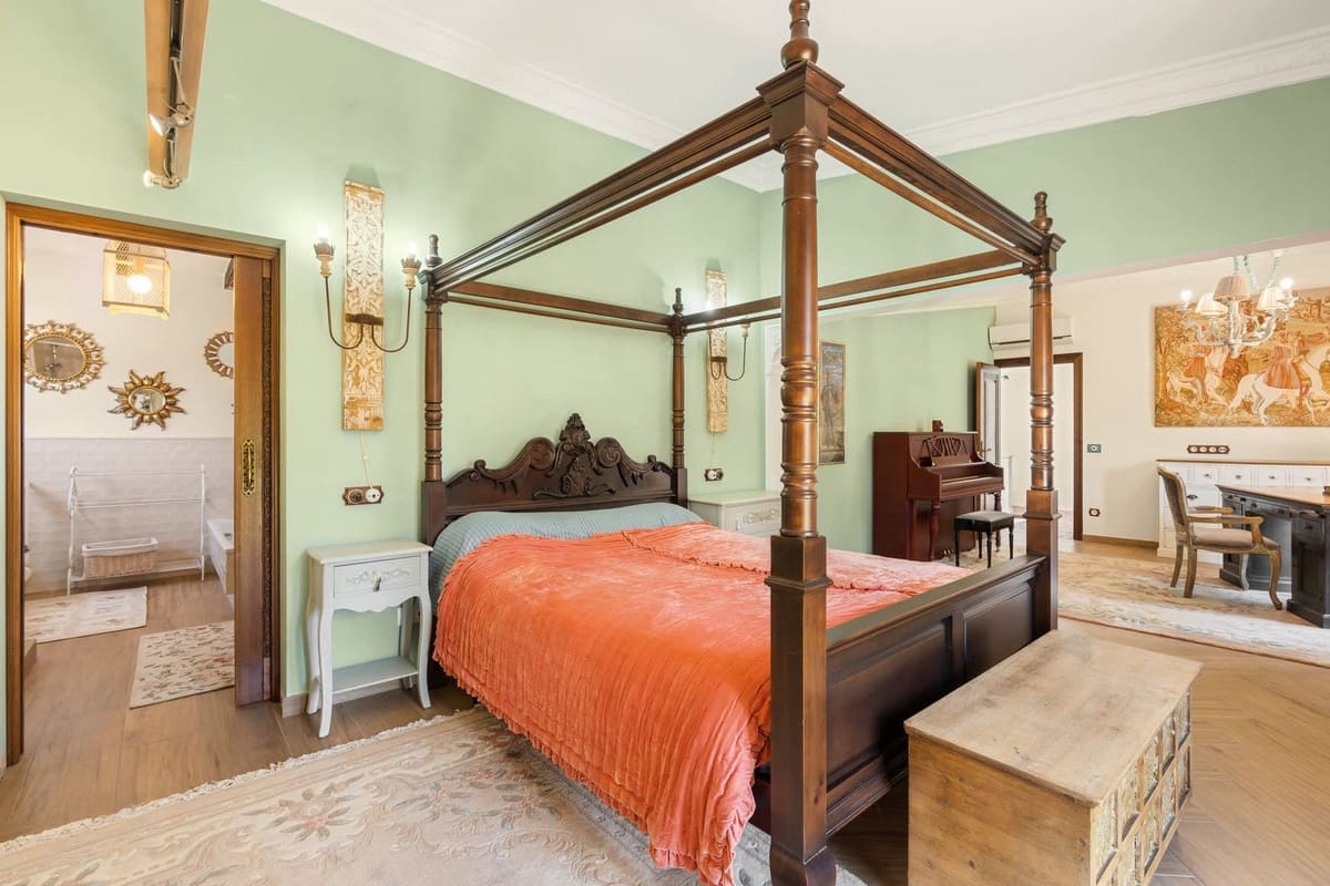 4 slaapkamer Villa te koop in Guadalmina met zwembad garage - € 4.199.999 (Ref: 9528978)