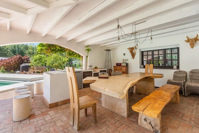 4 slaapkamer Villa te koop in Guadalmina Baja, Marbella met zwembad garage - € 4.199.999 (Ref: 9528978)