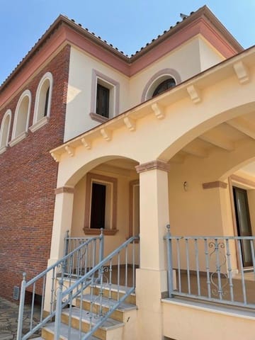 4 makuuhuone Huvila myytävänä paikassa San Pedro de Alcantara, Marbella mukana uima-altaan 
autotalli - 1 450 000 € (Ref: 9532788)