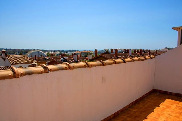 4 soveværelse Penthouse til salg i San Pedro de Alcantara, Marbella med garage - € 425.000 (Ref: 9532793)