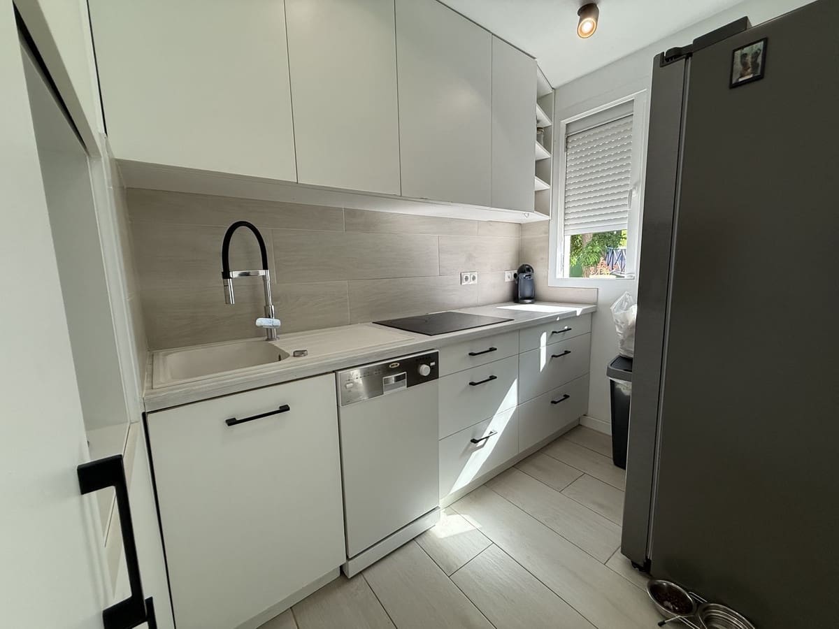 3 slaapkamer Appartement te koop in Estepona met zwembad - € 275.000 (Ref: 9537366)