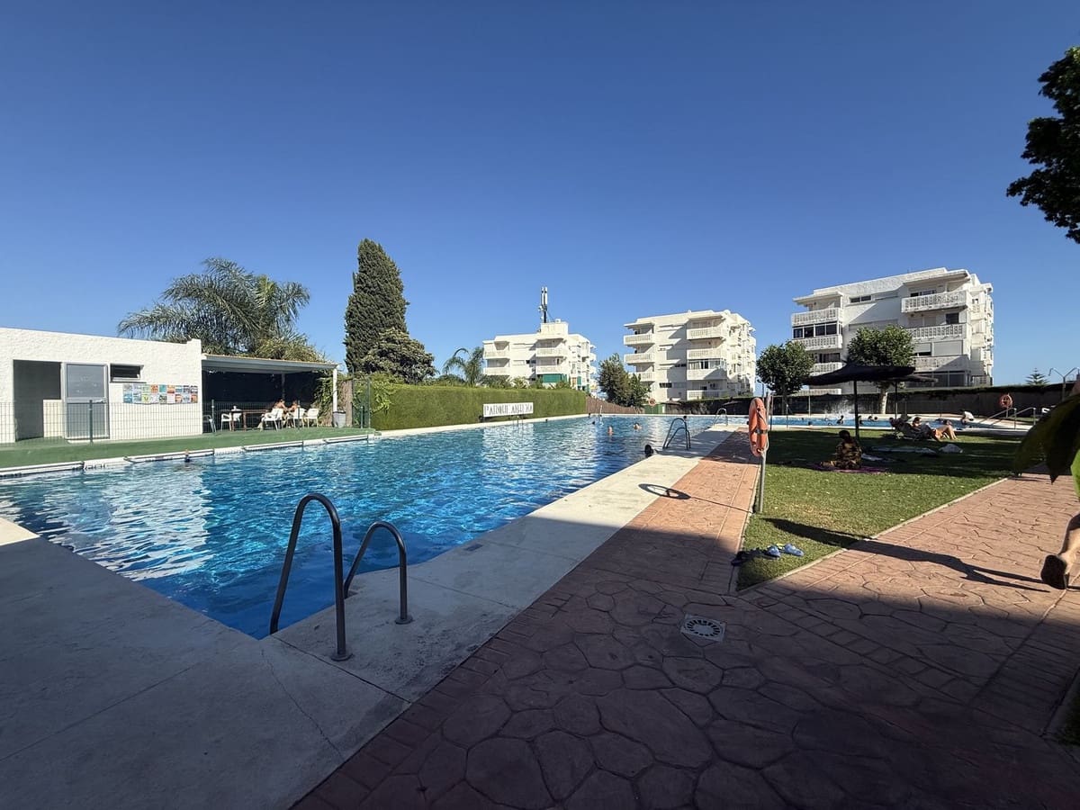 3 slaapkamer Appartement te koop in Estepona met zwembad - € 275.000 (Ref: 9537366)