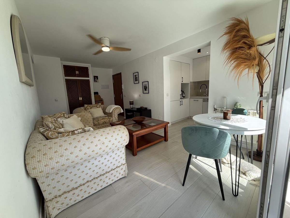 3 slaapkamer Appartement te koop in Estepona met zwembad - € 275.000 (Ref: 9537366)