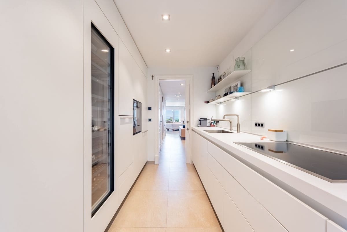 2 chambre Appartement à vendre à Estepona avec piscine garage - 1 250 000 € (Ref: 9537367)