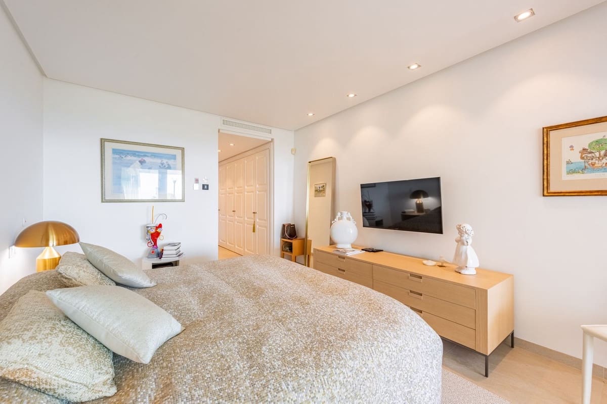 2 chambre Appartement à vendre à Estepona avec piscine garage - 1 250 000 € (Ref: 9537367)