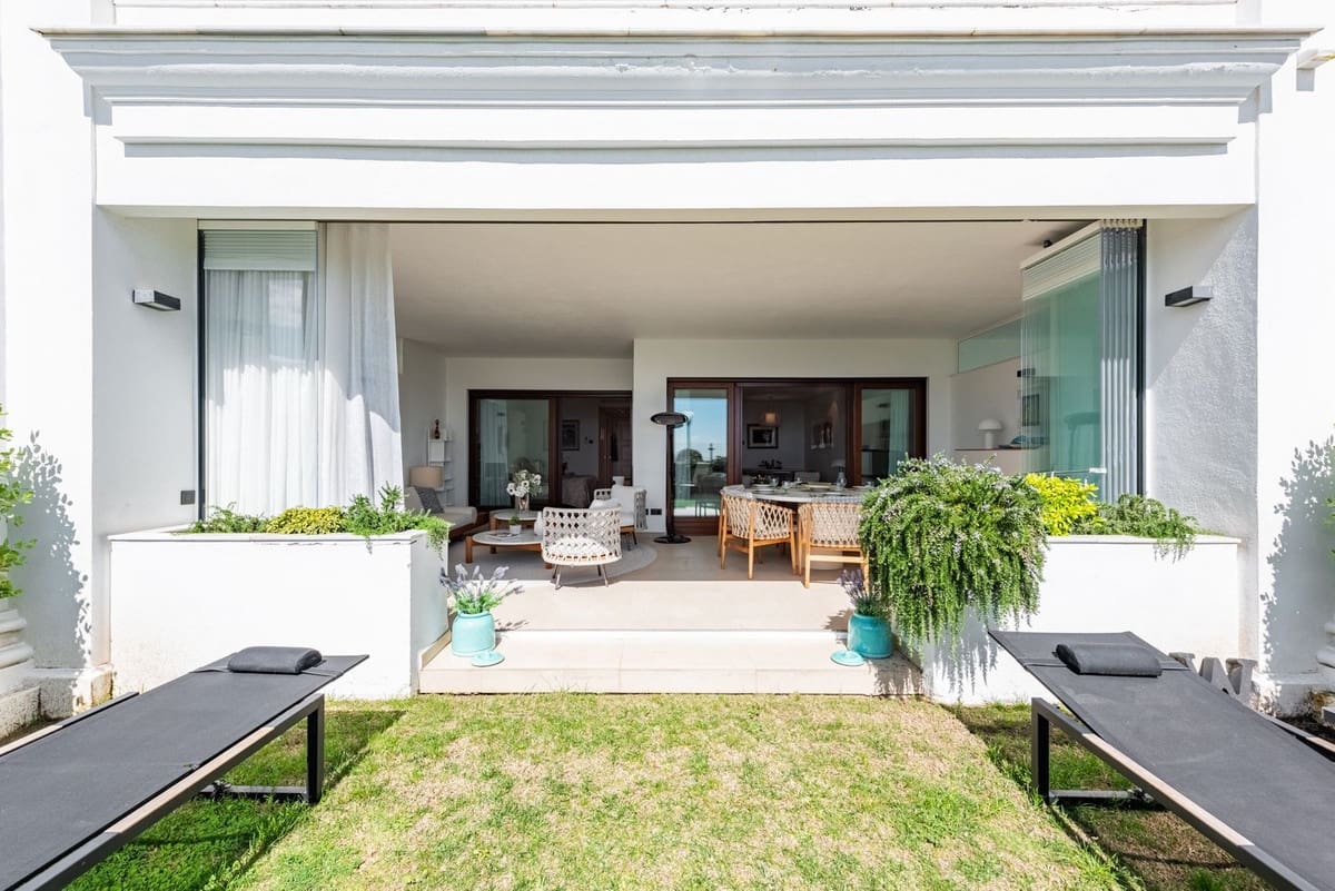 2 chambre Appartement à vendre à Estepona avec piscine garage - 1 250 000 € (Ref: 9537367)