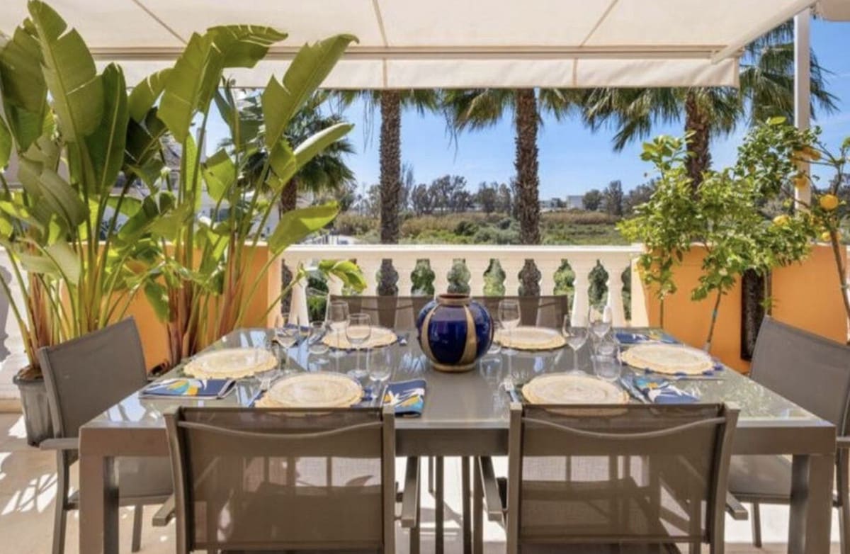 4 sovrum Takvåning till salu i Estepona med pool garage - 1 190 000 € (Ref: 9537369)