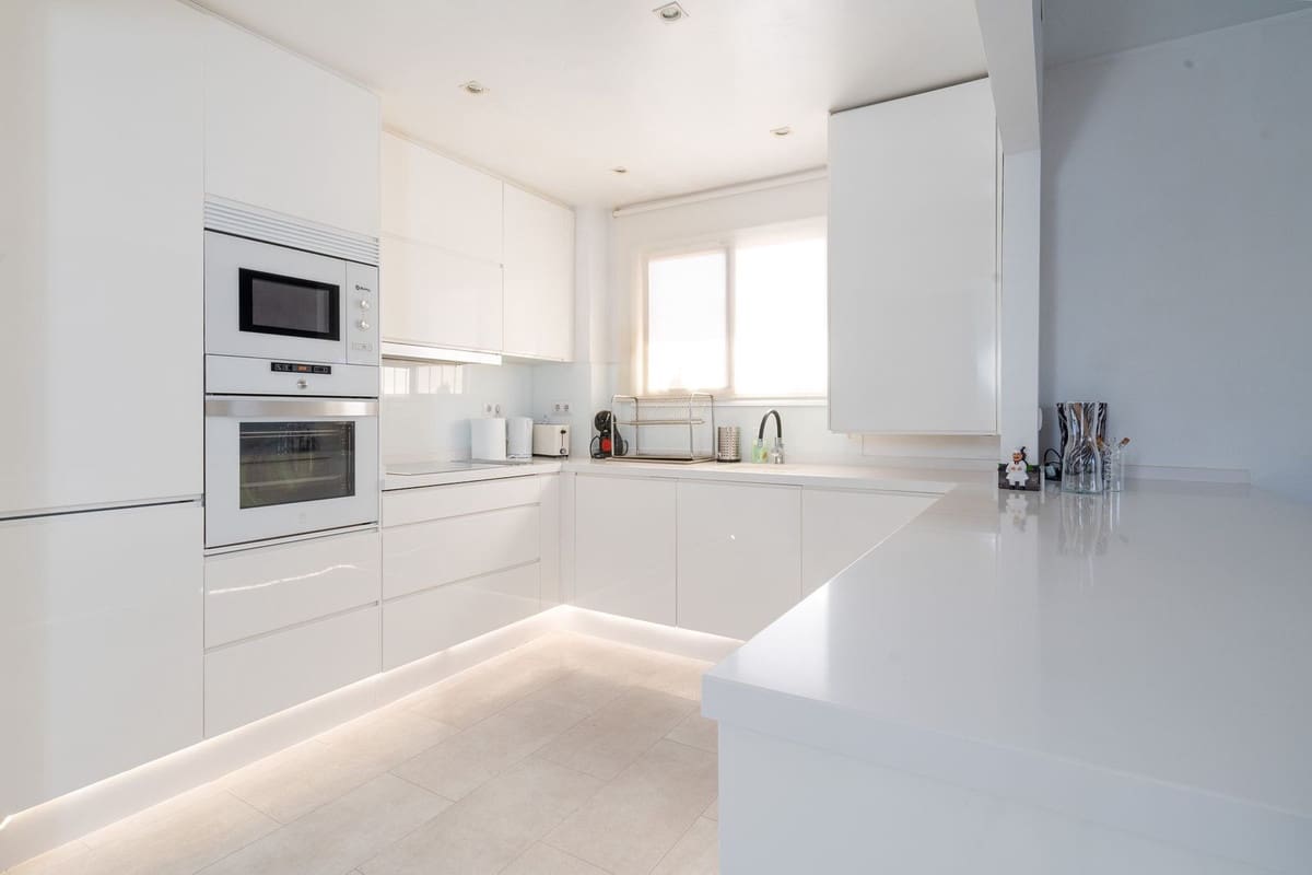 2 bedroom Apartment for sale in La Reserva with pool garage - € 330,000 (Ref: 9541749)