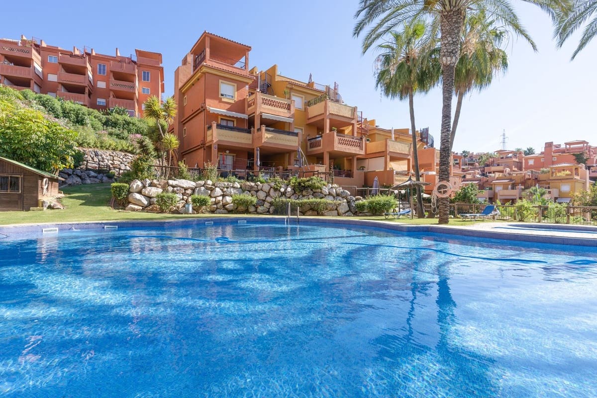 2 bedroom Apartment for sale in La Reserva with pool garage - € 330,000 (Ref: 9541749)
