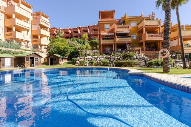 2 Zimmer Apartment zu verkaufen in La Reserva, Marbella mit Pool Garage - 330.000 € (Ref: 9541749)