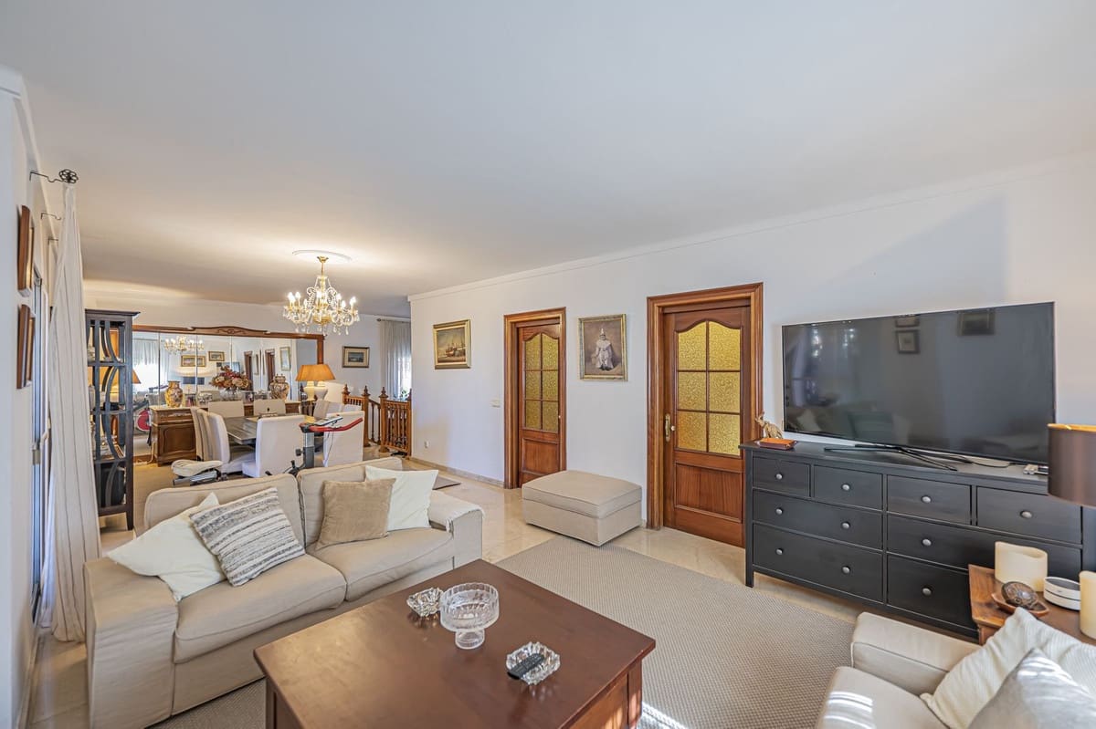 4 chambre Villa/Maison à vendre à Marbella avec piscine garage - 1 150 000 € (Ref: 9541944)