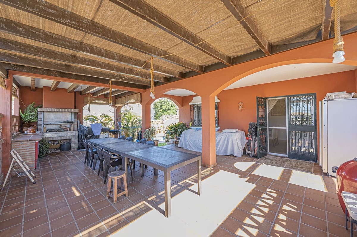 4 chambre Villa/Maison à vendre à Marbella avec piscine garage - 1 150 000 € (Ref: 9541944)